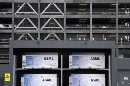 ASML 수익 미리보기: 유럽 최대 기술 기업에서 지속적인 매출 감소 예상