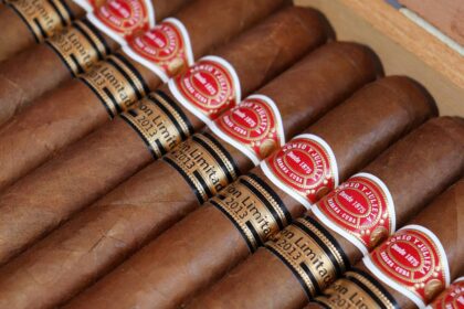 Swiss Cuban Cigars에서 Romeo y Julieta 브랜드를 리뷰합니다.