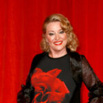 EastEnders 스타 Laurie Brett, Walford의 충격적인 복귀 이후 Jane과 Cindy의 '드라마'를 암시