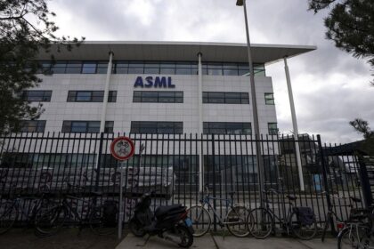 지정학적 요인이 강력한 실적을 가리면서 ASML 주가 폭락