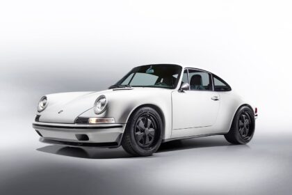 Kalmar Automotive 7-97은 미국을 위해 제작된 사랑스러운 Resto Modded 911입니다.