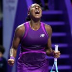 Gauff는 WTA Finals 타이틀을 획득하고 약자는 마지막 ATP 이벤트에서 지배합니다.