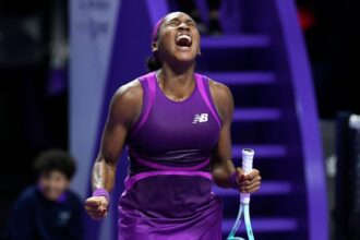 Gauff는 WTA Finals 타이틀을 획득하고 약자는 마지막 ATP 이벤트에서 지배합니다.