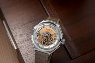 Ferdinand Berthoud는 Ferdinand Berthoud Chronomètre FB 1RES.3 Sincere Platinum Jubilee Edition으로 싱가포르의 진심 어린 고급 시계 탄생 70주년을 기념합니다.