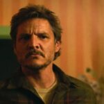 페드로 파스칼(Pedro Pascal)의 리드 리차즈(Reed Richards)는 판타스틱 4 세트 사진에서 코믹하고 정확한 모습을 보여줍니다.