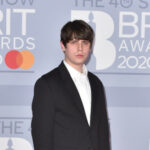 Jake Bugg는 지금 레코드 계약을 맺을 수 있을지 확신하지 못합니다.