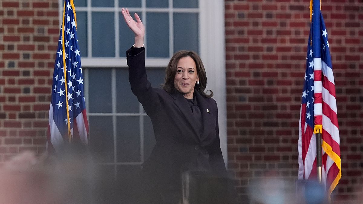 카말라 해리스(Kamala Harris)는 도널드 트럼프에게 당선을 양보한 후 국가 연설을 했습니다.