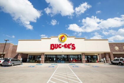 텍사스에 본사를 둔 Buc-ee's는 콜로라도 I-25를 따라 두 번째 매장을 고려하고 있습니다.