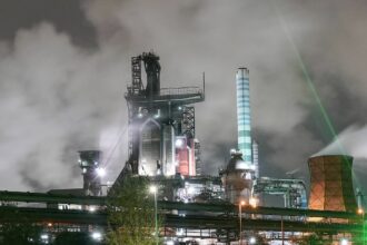 티센크루프(Thyssenkrupp)는 문제가 있는 철강 부문에서 총 11,000명의 직원을 해고할 계획을 발표했습니다.