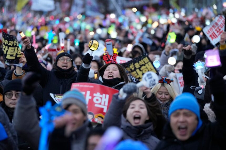 윤석열 대통령 계엄령 위반으로 국회가 탄핵안을 가결했다.