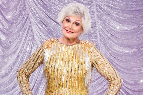 Angela Rippon은 Strictly Come Dancing 스캔들이 온라인에서 '비율을 넘어섰다'고 믿습니다.