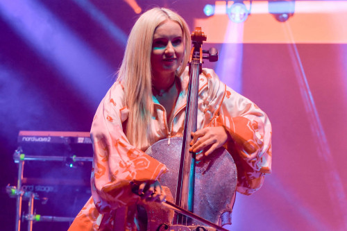 클린 밴디트(Clean Bandit)가 Glastonbury 2025에서 공연할 가능성이 높습니다.